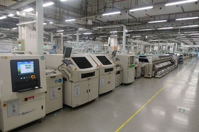 华为松山湖工厂每条生产线每天可生产2400部手机