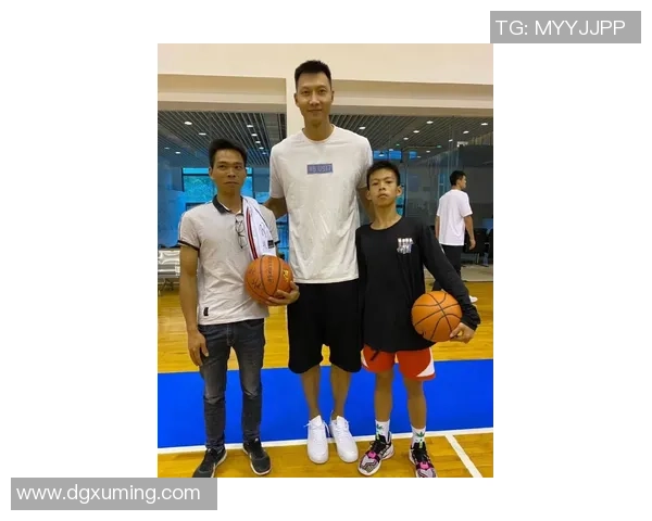 打篮球男生头像简约